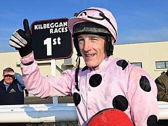 How 59-year-old jockey Simon C...